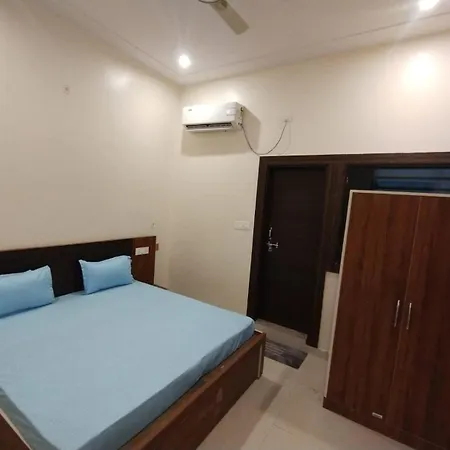 Shri Radha Kunj Vrindavan Exterior photo
