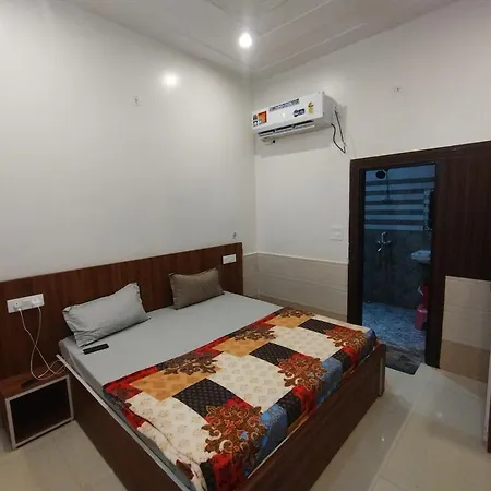 Shri Radha Kunj Vrindavan Exterior photo