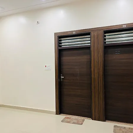 Shri Radha Kunj Vrindavan Exterior photo